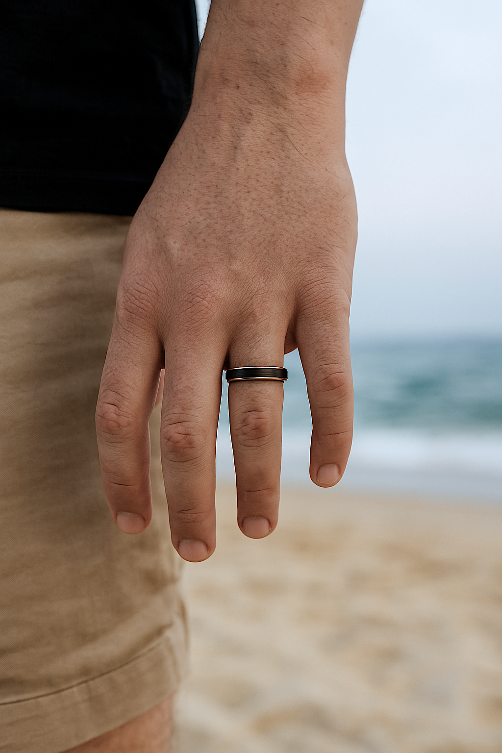 bague tungstène brossé noir gravure offerte homme